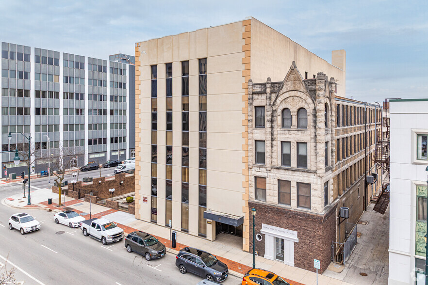 23 W Jefferson St, Joliet, IL à louer - Photo de l’immeuble – Image 2 sur 6