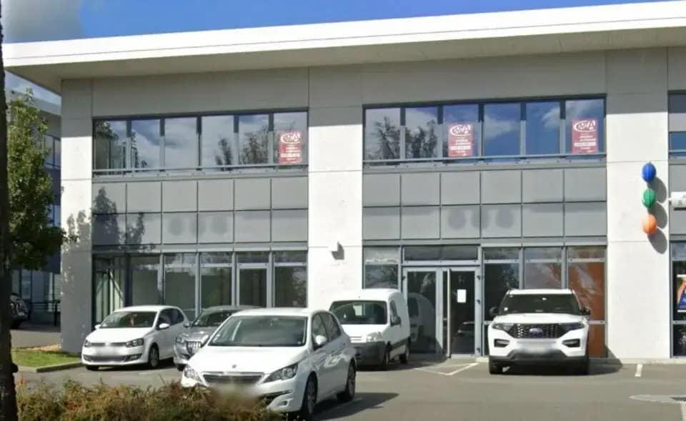 Local commercial dans Villefranche-sur-Saône à louer Photo de l’immeuble– Image 1 sur 9