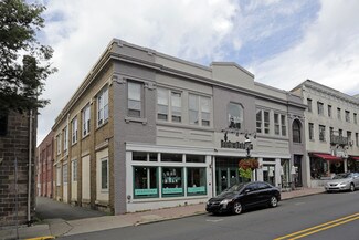Plus de détails pour 22-28 S Main St, Doylestown, PA - Bureau/Local commercial à louer
