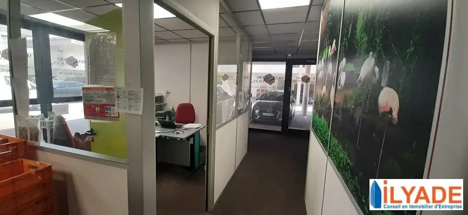 1140 Rue André Ampère, Aix-en-Provence à louer - Photo de l’immeuble – Image 2 sur 7