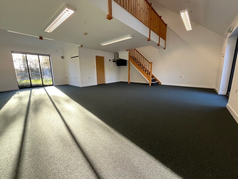 15 Newbolt Close, Stowmarket à vendre - Photo de l’immeuble – Image 2 sur 4