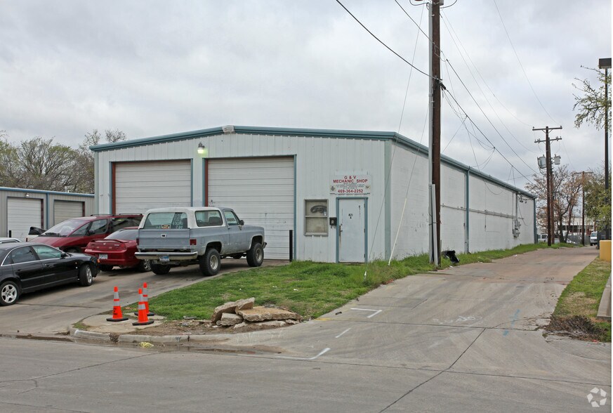 821 E 3rd St, Irving, TX à vendre - Photo de l’immeuble – Image 2 sur 3