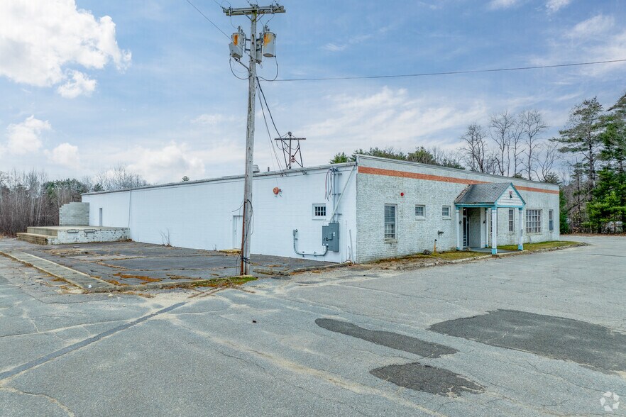 136-140 New Athol Rd, Orange, MA à louer - Photo principale – Image 1 sur 16