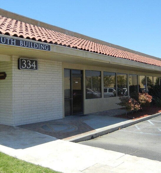 334 Shaw Ave, Clovis, CA à louer - Photo de l’immeuble – Image 2 sur 7