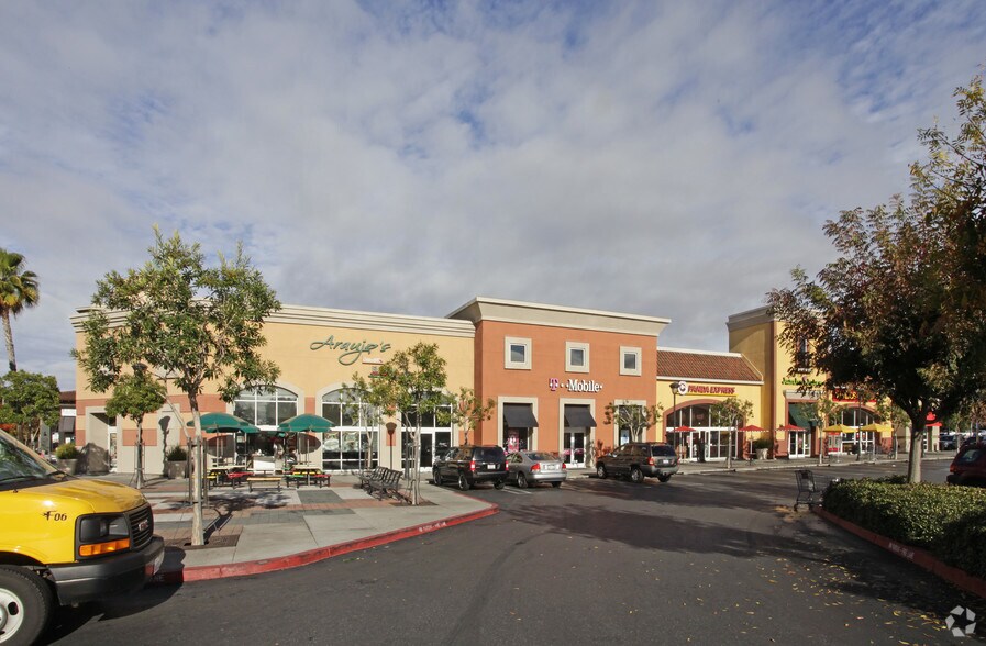 1750 Story Rd, San Jose, CA à louer - Photo de l’immeuble – Image 2 sur 8