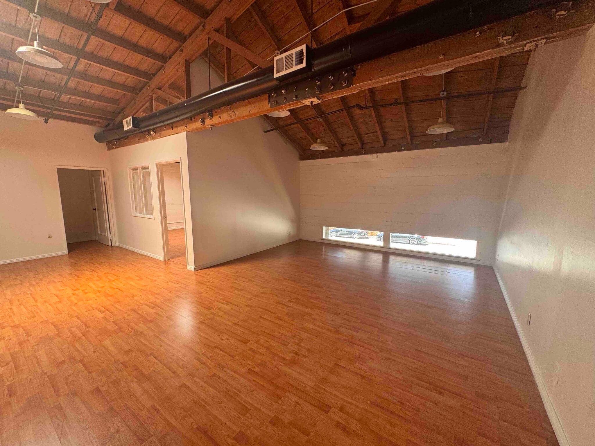 300 S Raymond Ave, Pasadena, CA à louer Photo intérieure– Image 1 sur 5