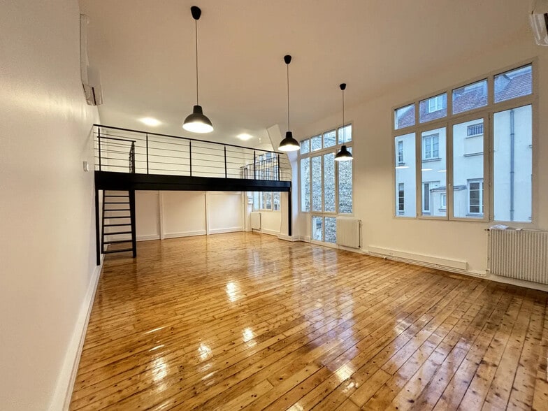 125 Rue De Charonne, Paris à louer - Photo de l’immeuble – Image 3 sur 9