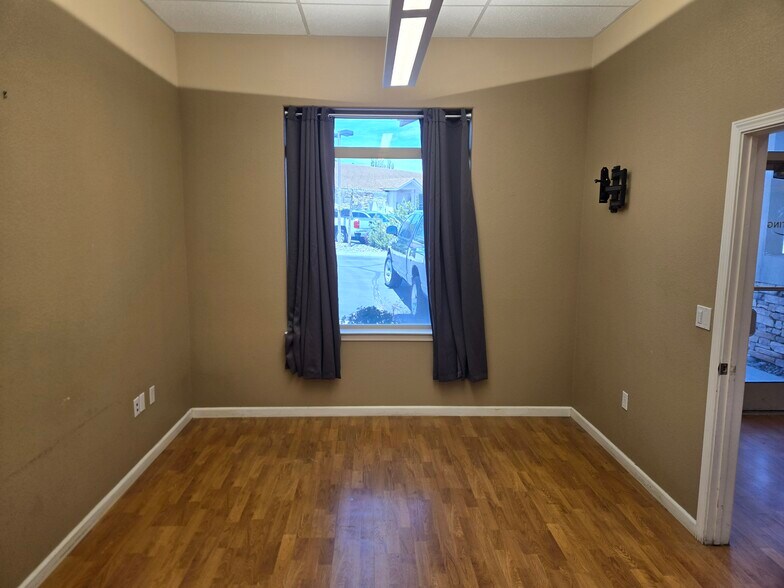 1160 Selmi Dr, Reno, NV à louer - Photo de l’immeuble – Image 3 sur 6