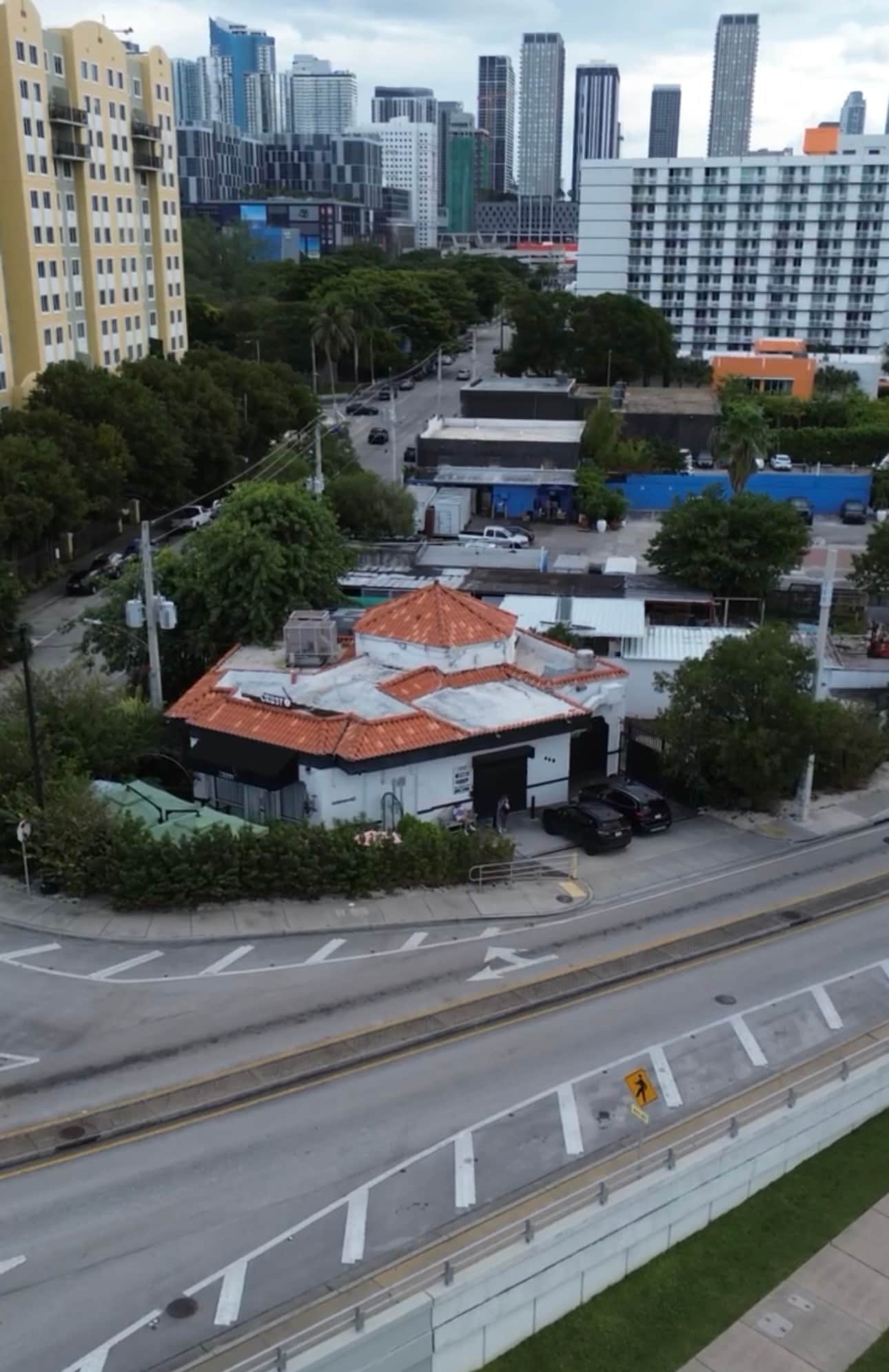 668 NW 5th St, Miami, FL à louer Photo de l’immeuble– Image 1 sur 9