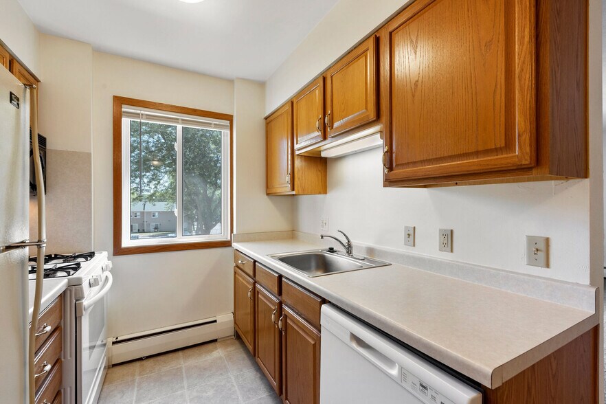 435 16th St NE, Owatonna, MN à vendre - Photo de l’immeuble – Image 2 sur 10