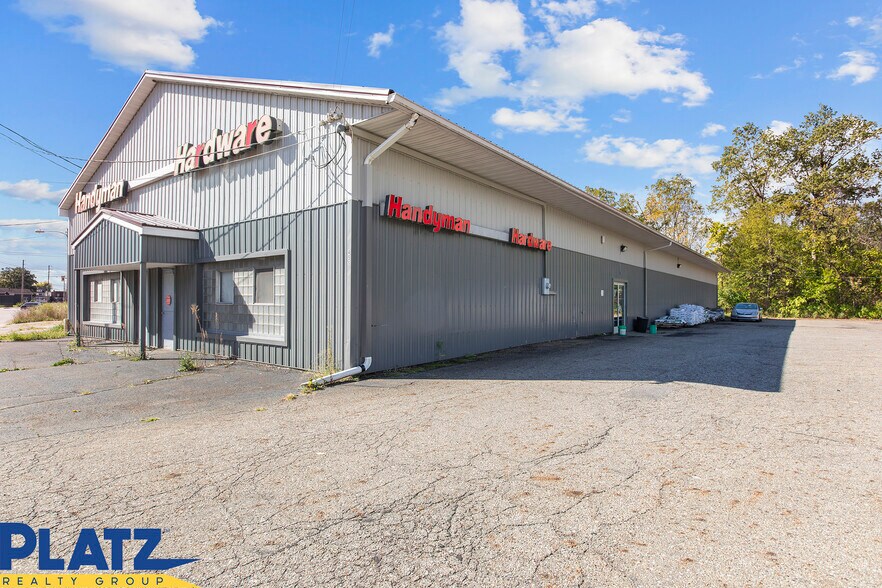 455 Elm Rd NE, Warren, OH à vendre - Photo de l’immeuble – Image 2 sur 10