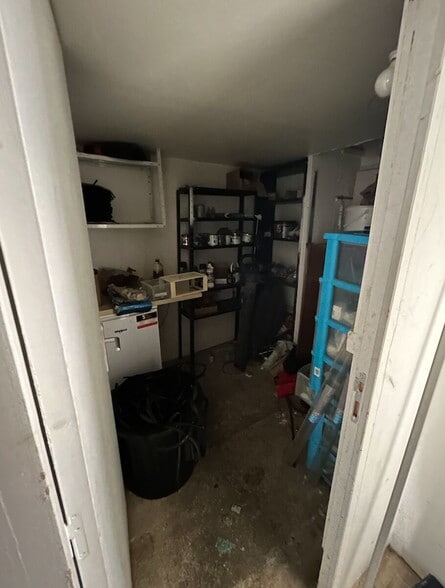 16 Rue Salneuve, Paris à louer - Photo intérieure – Image 2 sur 11