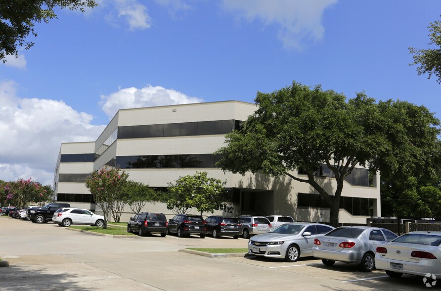 1011 Highway 6 S, Houston, TX à louer - Photo de l’immeuble – Image 2 sur 7