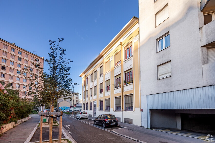 Bureau dans Lyon à louer - Photo de l’immeuble – Image 2 sur 3