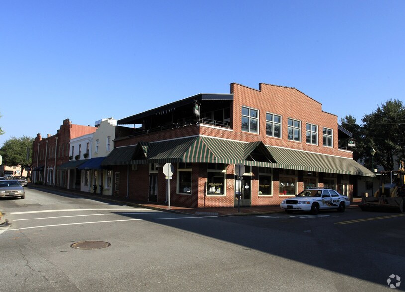303-309 W Saint Julian St, Savannah, GA à louer - Photo principale – Image 1 sur 9