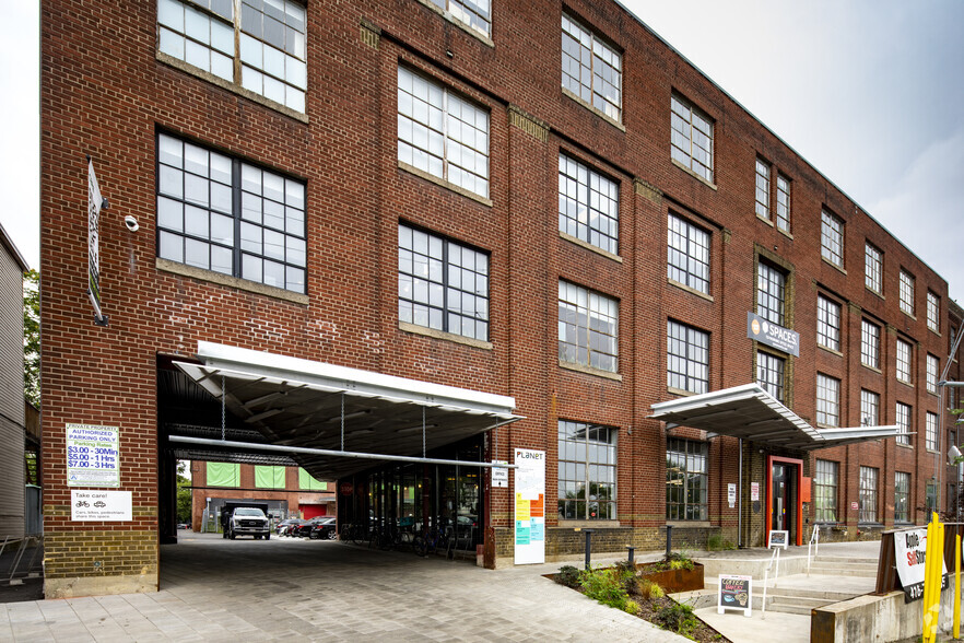 1655 Dupont St, Toronto, ON à louer - Photo de l’immeuble – Image 3 sur 10