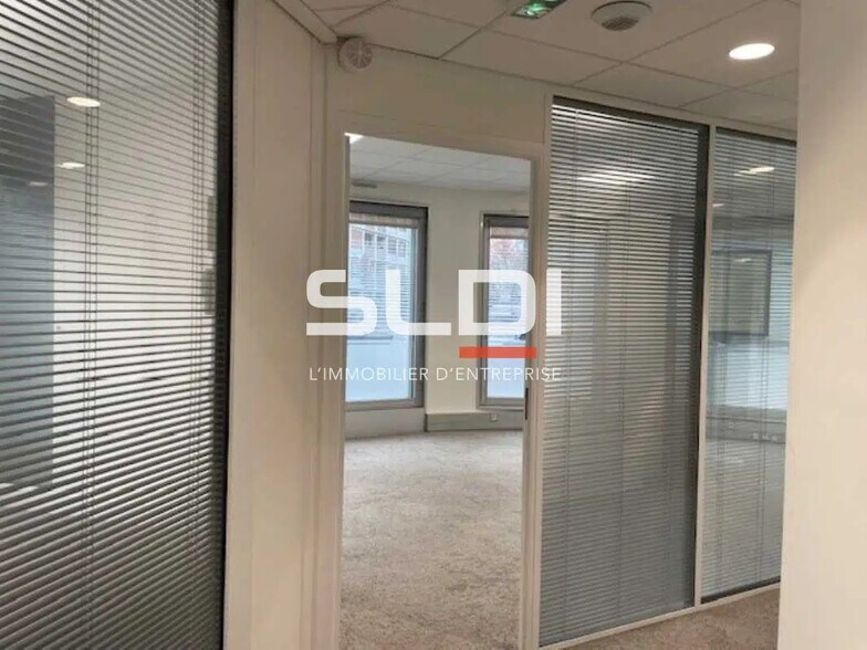 Local commercial dans Lyon à vendre - Photo de l’immeuble – Image 3 sur 8