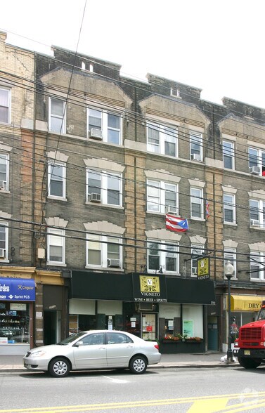 3710 Park Ave, Union City, NJ à louer - Photo de l’immeuble – Image 3 sur 5