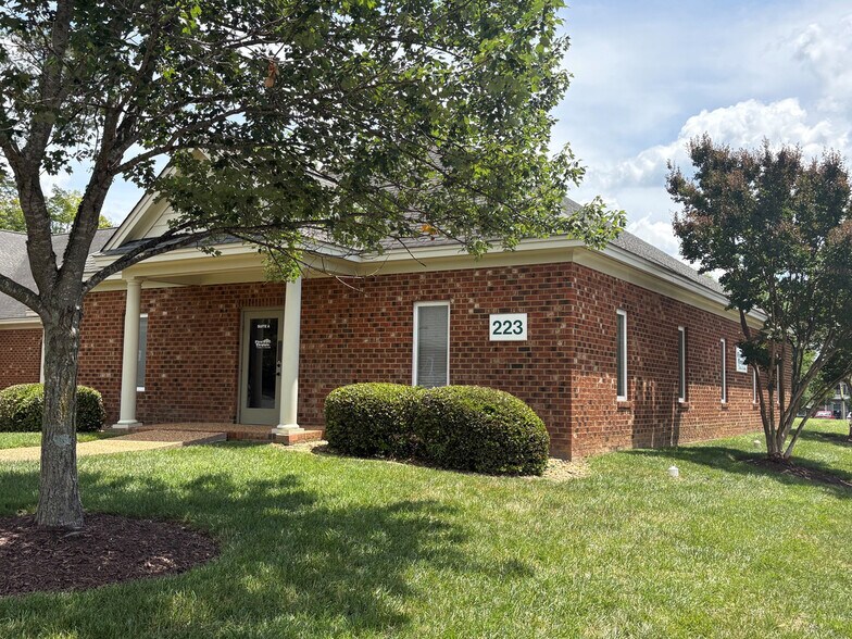 223 Bulifants Blvd, Williamsburg, VA à louer - Photo de l’immeuble – Image 2 sur 17