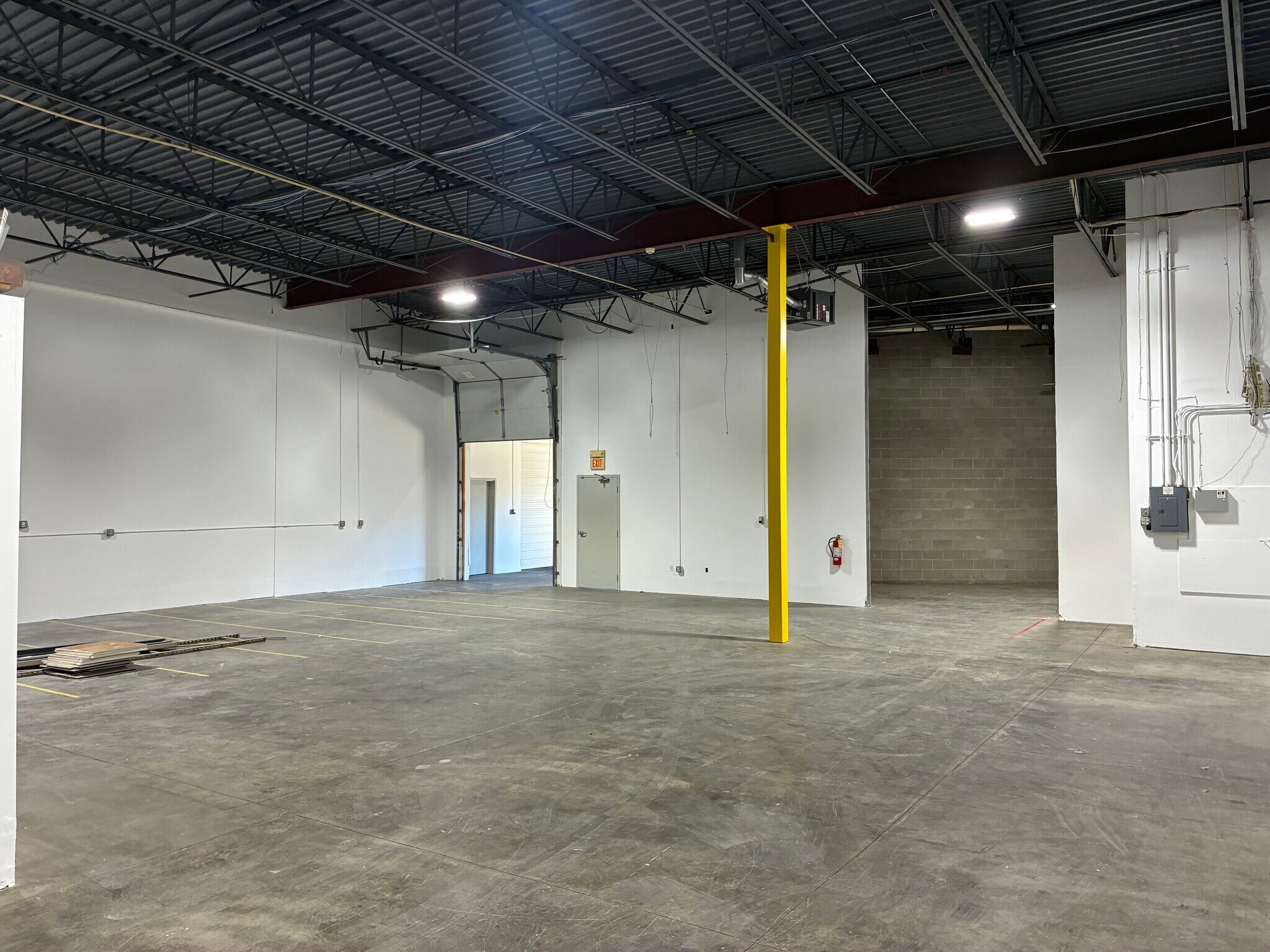 3201 County Road 42 W, Burnsville, MN à louer Photo intérieure– Image 1 sur 11