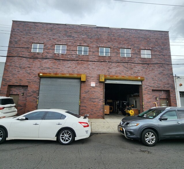 897 E 51st St, Brooklyn, NY à vendre - Photo principale – Image 1 sur 8