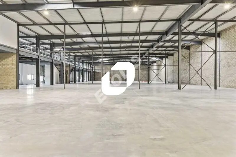 Local d’activités dans Cergy à louer - Photo de l’immeuble – Image 2 sur 15