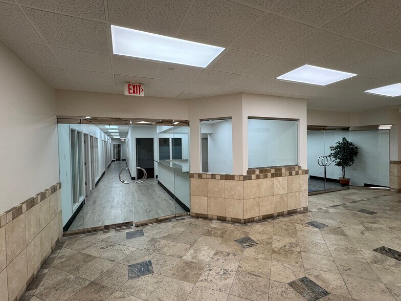 5905 S Virginia St, Reno, NV à louer - Photo intérieure – Image 2 sur 11
