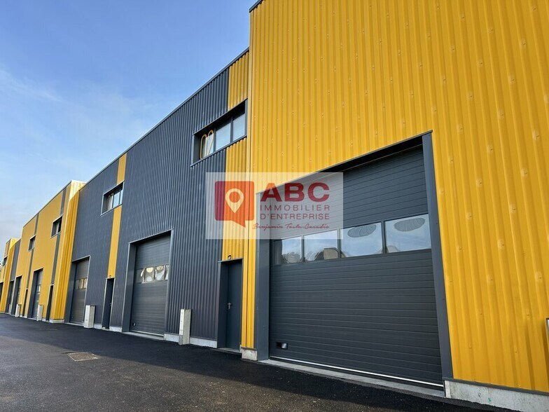 Local d'activités dans Lunel à vendre - Photo de l’immeuble – Image 1 sur 3