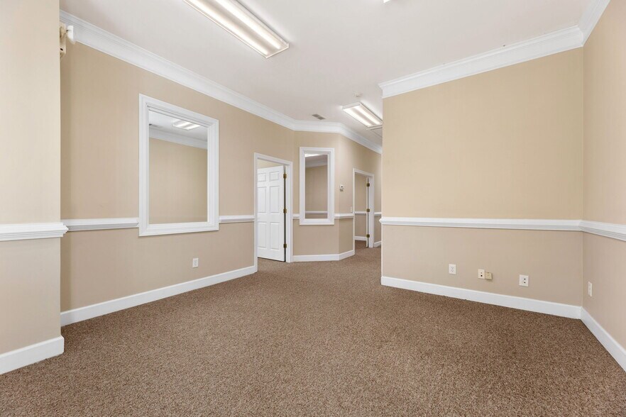 3535 Roswell Rd, Marietta, GA à louer - Photo intérieure – Image 2 sur 13