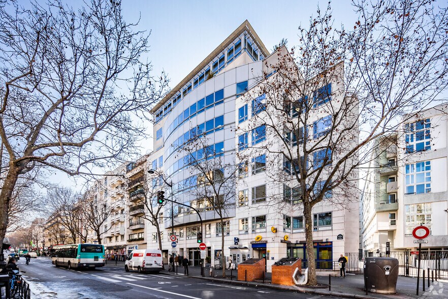 Bureau dans Paris à louer - Photo principale – Image 1 sur 3