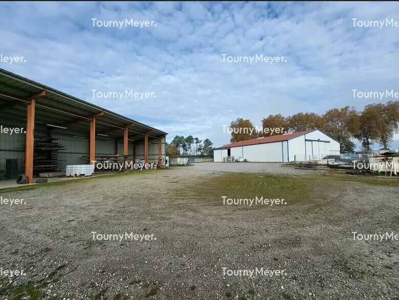 Local d'activités dans Bégaar à vendre - Photo de l’immeuble – Image 2 sur 7