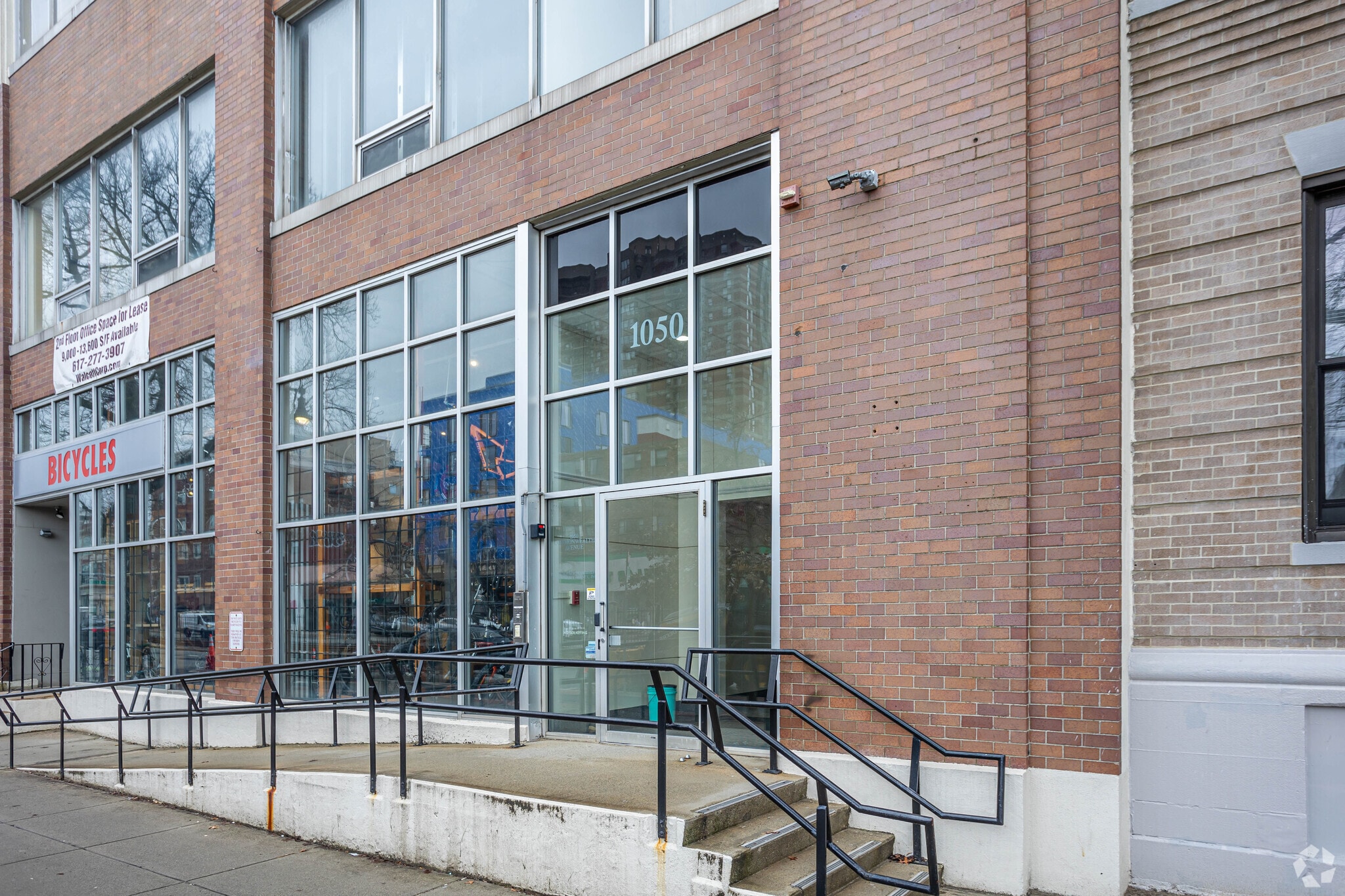 1048-1050 Commonwealth Ave, Boston, MA à louer Photo de l’immeuble– Image 1 sur 7