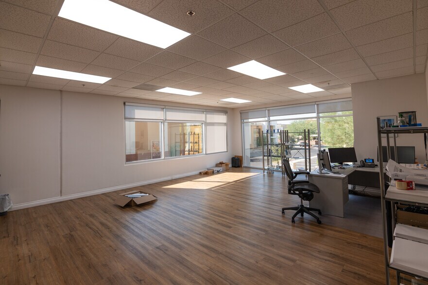 34420 Gateway Dr, Palm Desert, CA à louer - Photo de l’immeuble – Image 3 sur 5