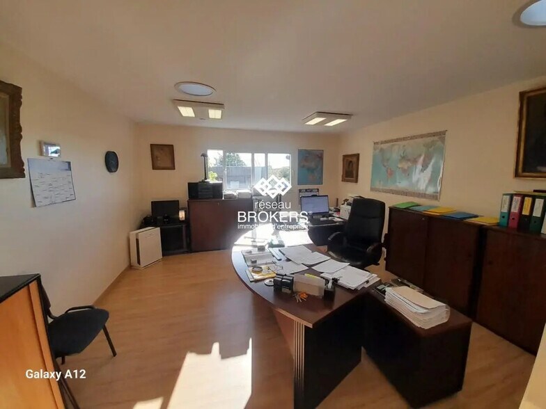 Bureau dans SAINT-DENIS-DE-L'HOTEL à louer - Photo intérieure – Image 3 sur 15