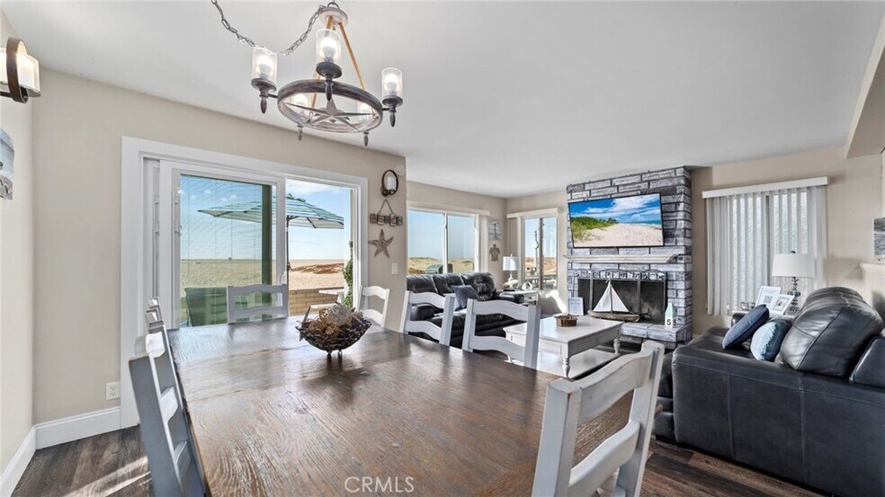 402 E Oceanfront, Newport Beach, CA à vendre - Photo intérieure – Image 3 sur 5