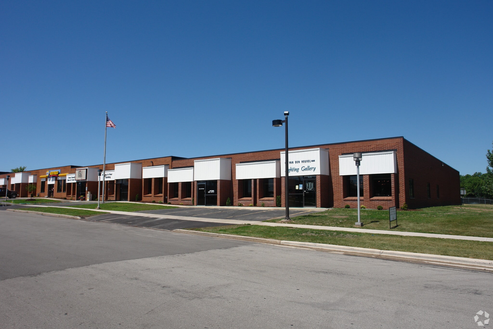 920-930 Oak St, De Pere, WI à louer Photo principale– Image 1 sur 2