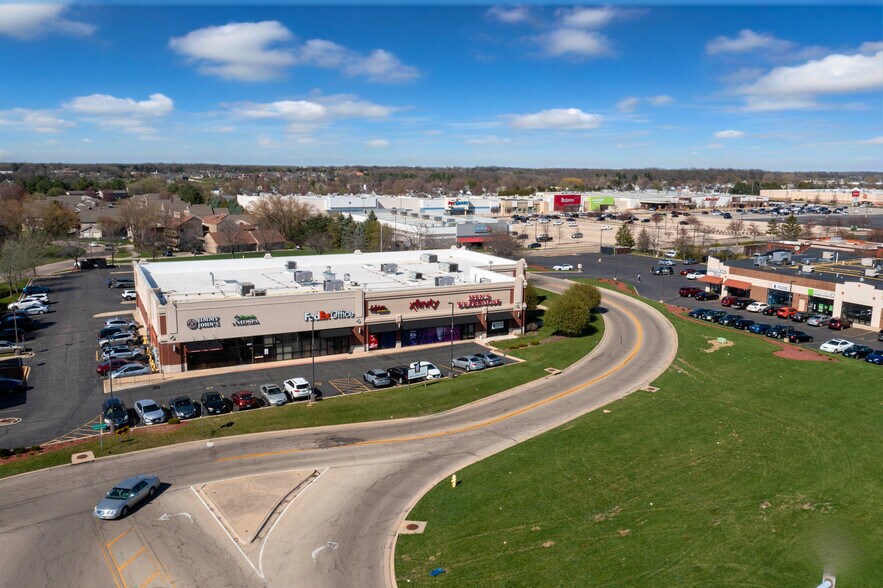 6230-6250 E State St, Rockford, IL à louer - Photo de l’immeuble – Image 3 sur 8