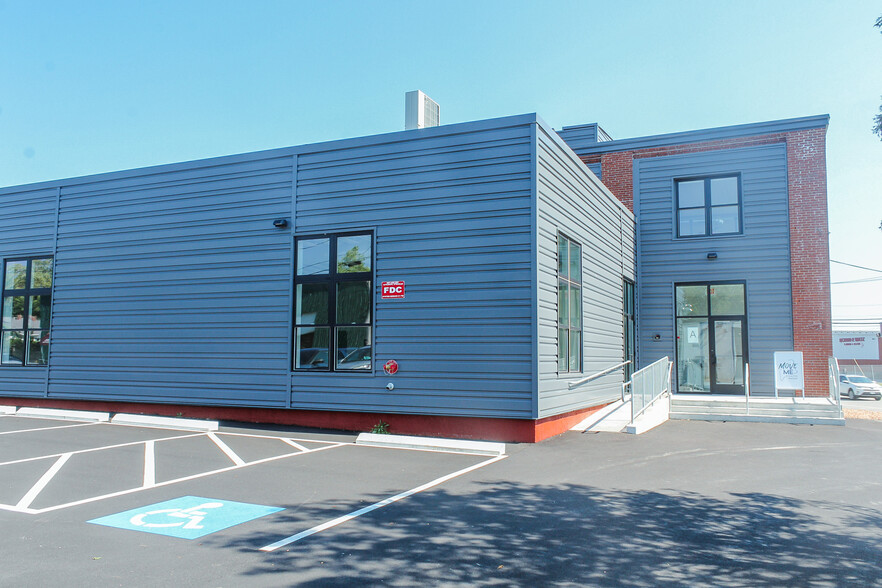 160 Presumpscot St, Portland, ME à louer - Photo de l’immeuble – Image 2 sur 8
