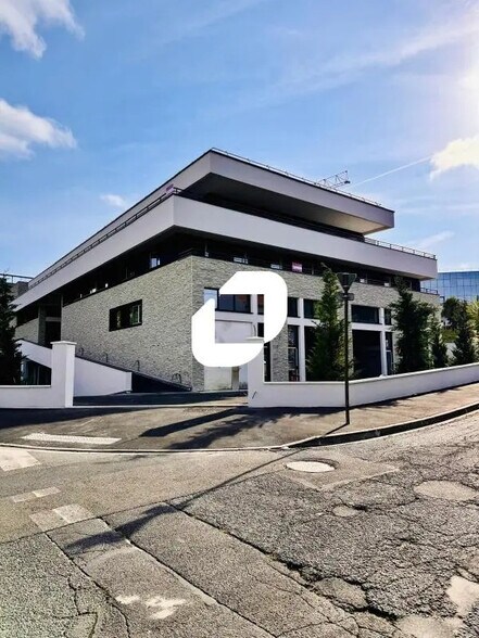 Local d’activités dans Bry-sur-Marne à louer - Photo de l’immeuble – Image 3 sur 10