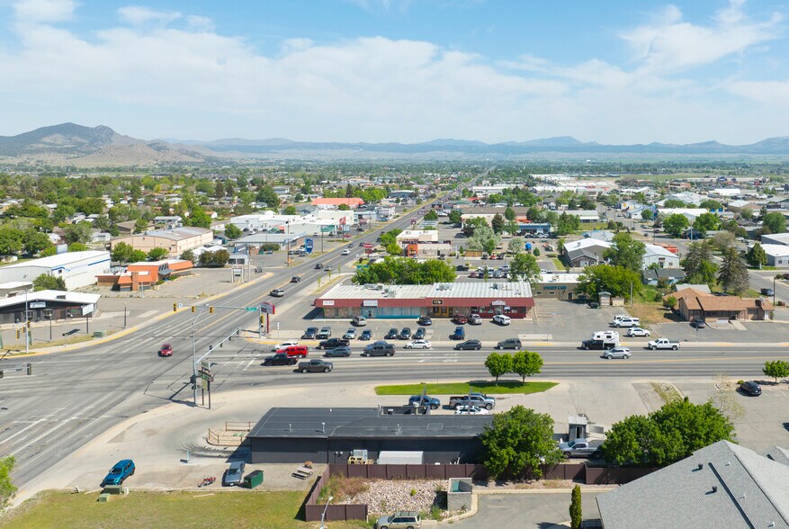 1201 Cedar St, Helena, MT à vendre - Photo de l’immeuble – Image 3 sur 19