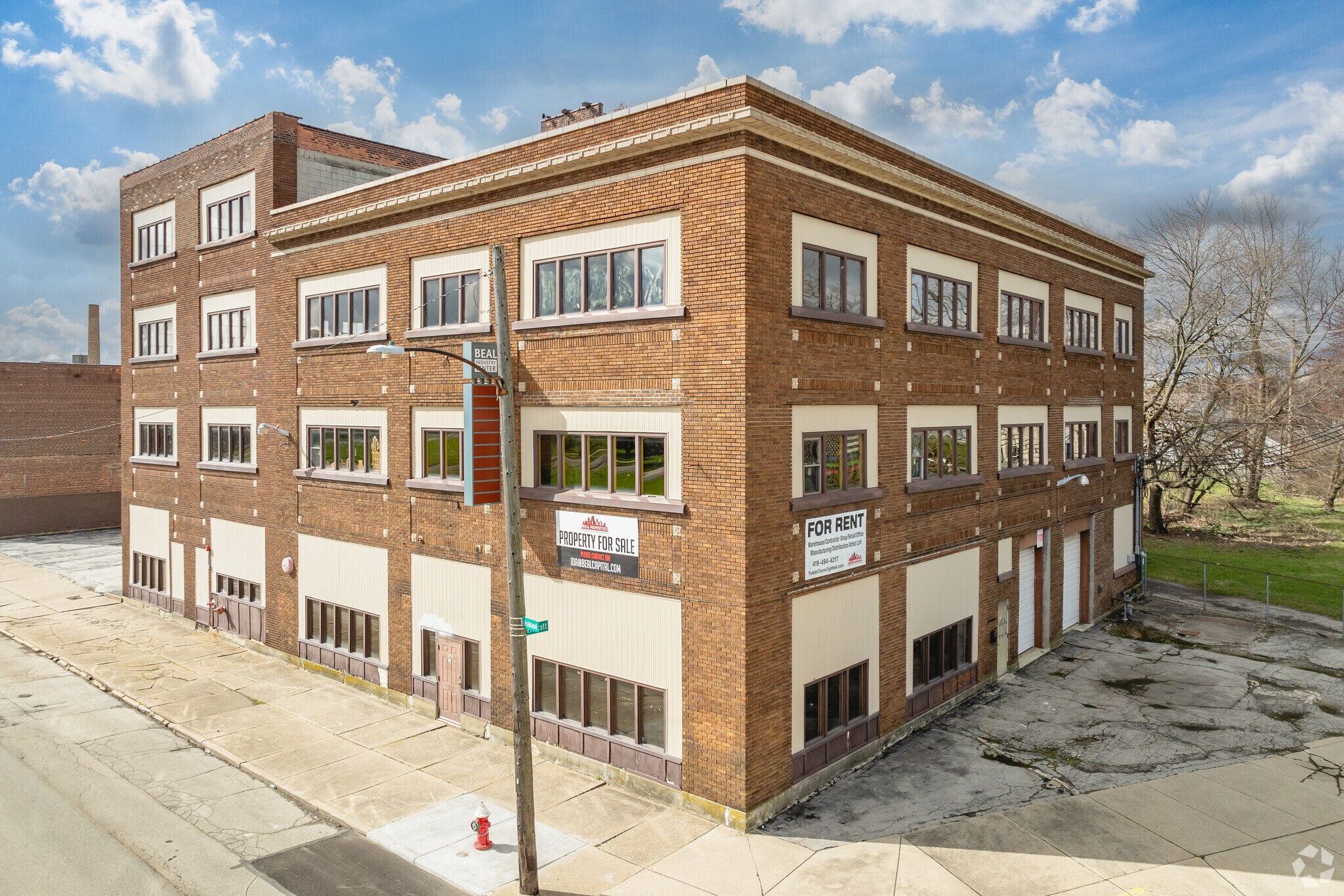 2119 Ashland Ave, Toledo, OH à louer Photo de l’immeuble– Image 1 sur 8