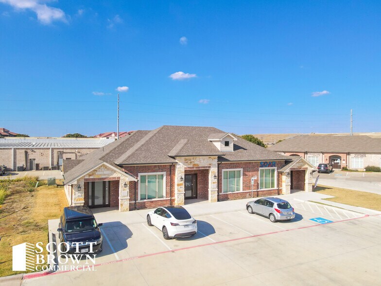 8072 Preston Rd, Frisco, TX à louer - Photo de l’immeuble – Image 1 sur 1