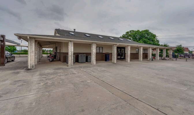 3101 Premier Dr, Plano, TX à vendre Photo de l’immeuble– Image 1 sur 2