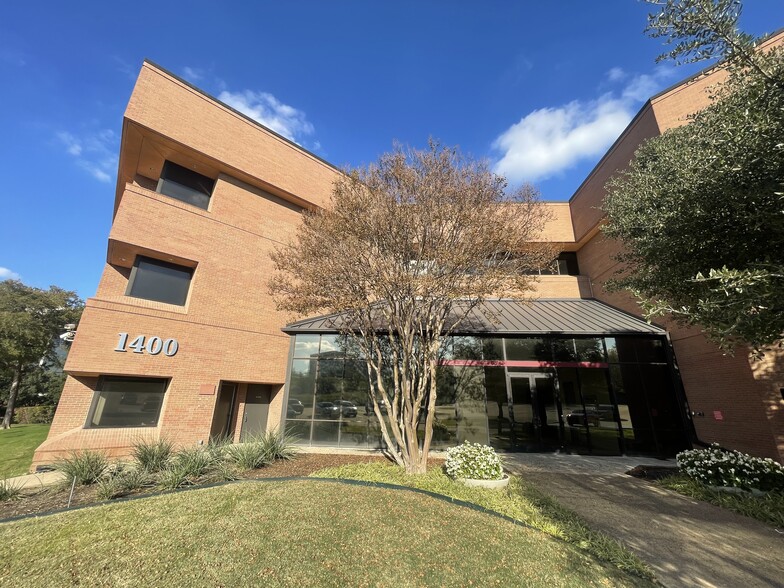1400 Corporate Dr, Irving, TX à louer - Photo de l’immeuble – Image 2 sur 10
