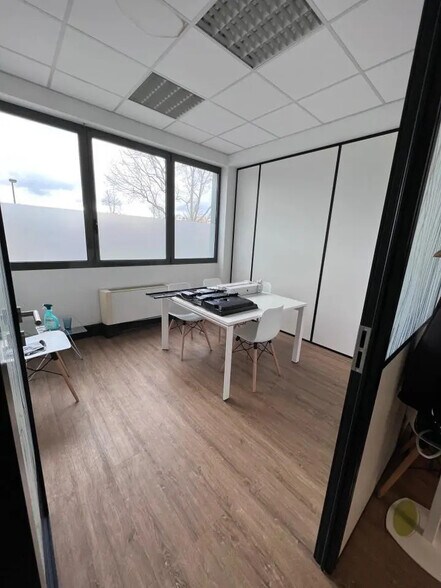 Bureau dans Colombes à louer - Photo intérieure – Image 2 sur 8