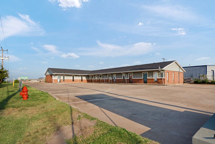 7030 W Wilshire Blvd, Oklahoma City, OK à louer - Photo de l’immeuble – Image 1 sur 53