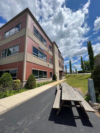 Plus de détails pour 101 Industrial Park Rd, Taunton, MA - Bureau à louer
