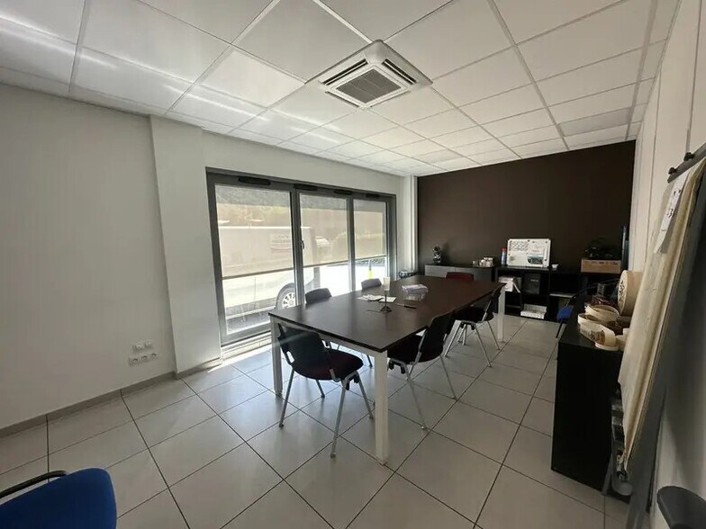 Local d'activités dans Le Versoud à vendre - Photo intérieure – Image 3 sur 4
