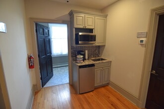 68 E Court St, Doylestown, PA à louer Photo intérieure– Image 2 sur 3