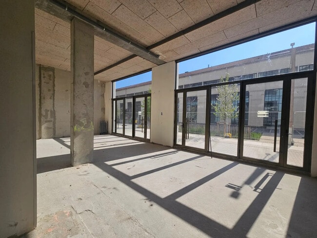 Plus de détails pour 50 Allée De Seine, Saint-Denis - Local commercial à louer